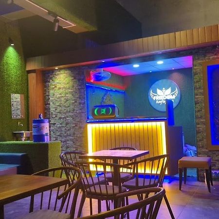 Hotel The Lowell Surat Ngoại thất bức ảnh