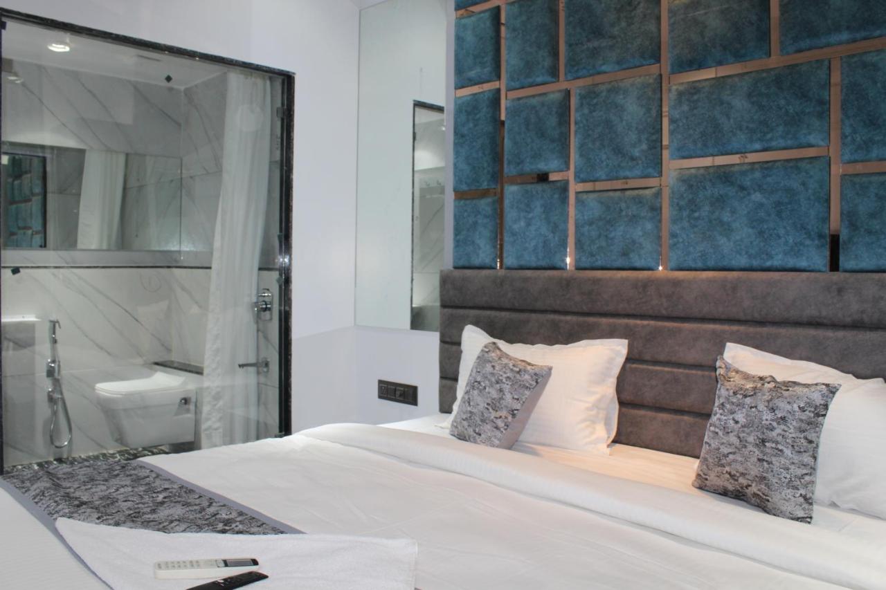Hotel The Lowell Surat Ngoại thất bức ảnh