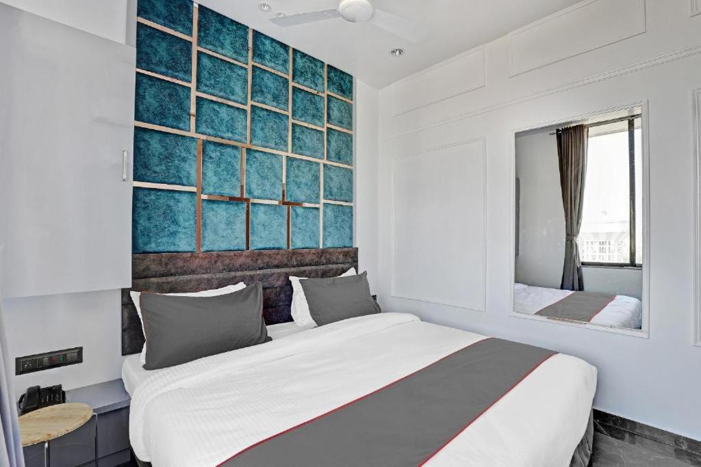 Hotel The Lowell Surat Ngoại thất bức ảnh