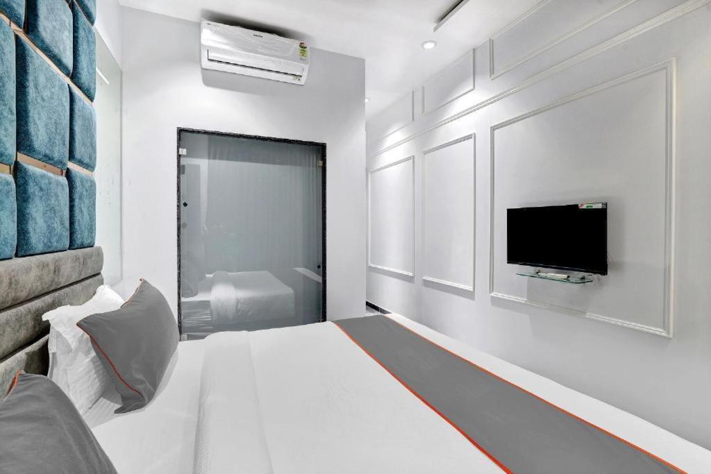 Hotel The Lowell Surat Ngoại thất bức ảnh