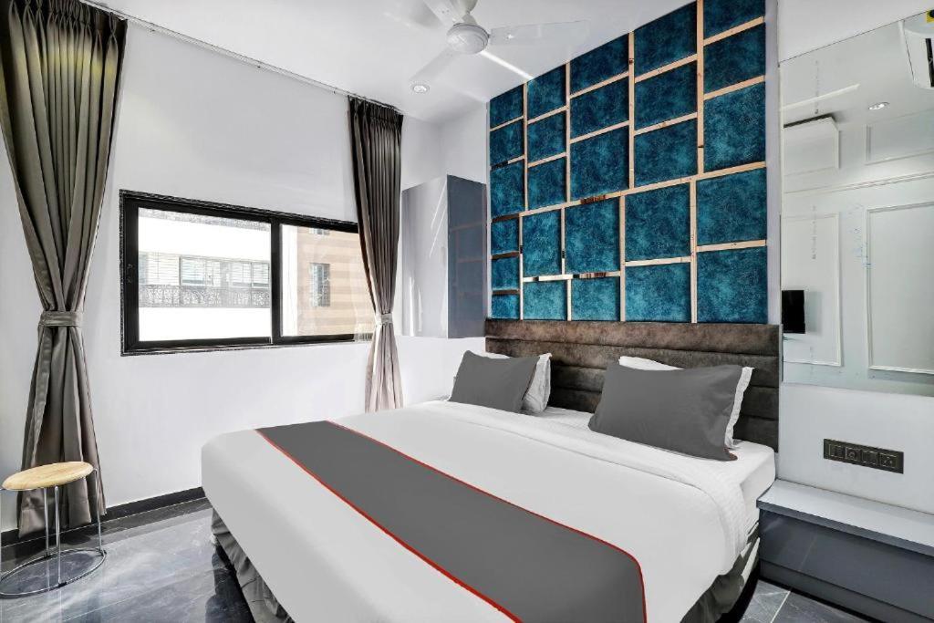 Hotel The Lowell Surat Ngoại thất bức ảnh