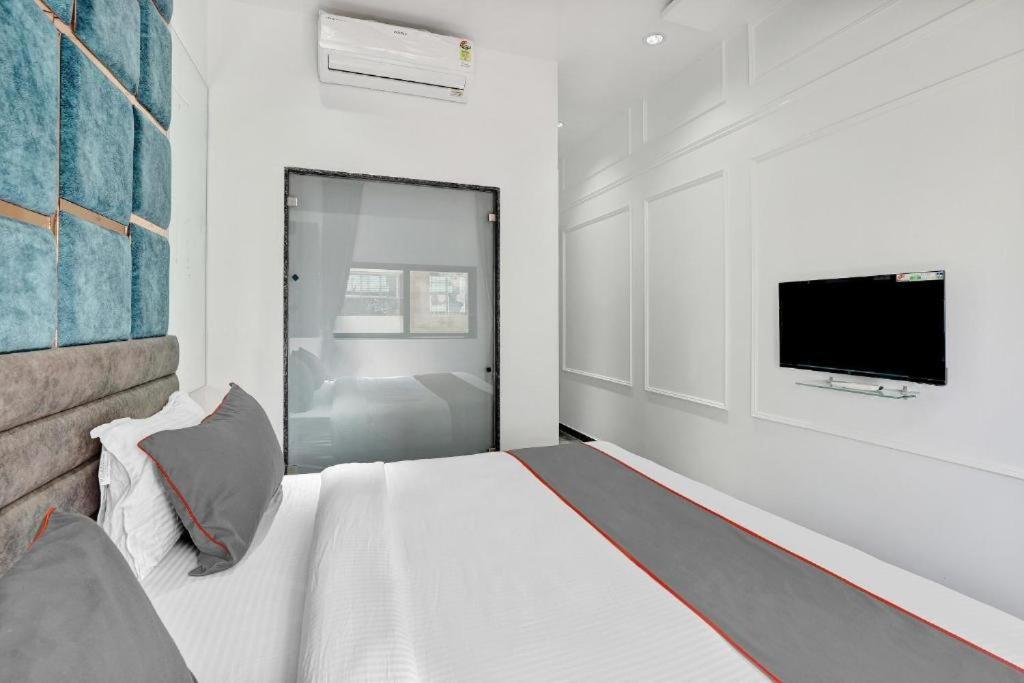 Hotel The Lowell Surat Ngoại thất bức ảnh