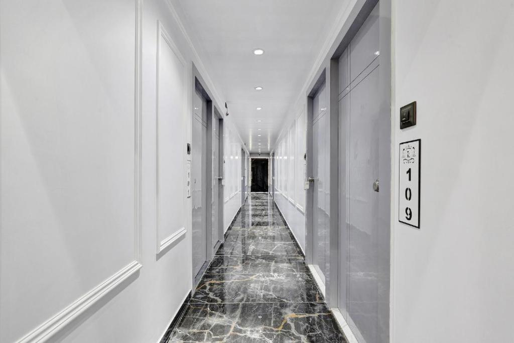 Hotel The Lowell Surat Ngoại thất bức ảnh