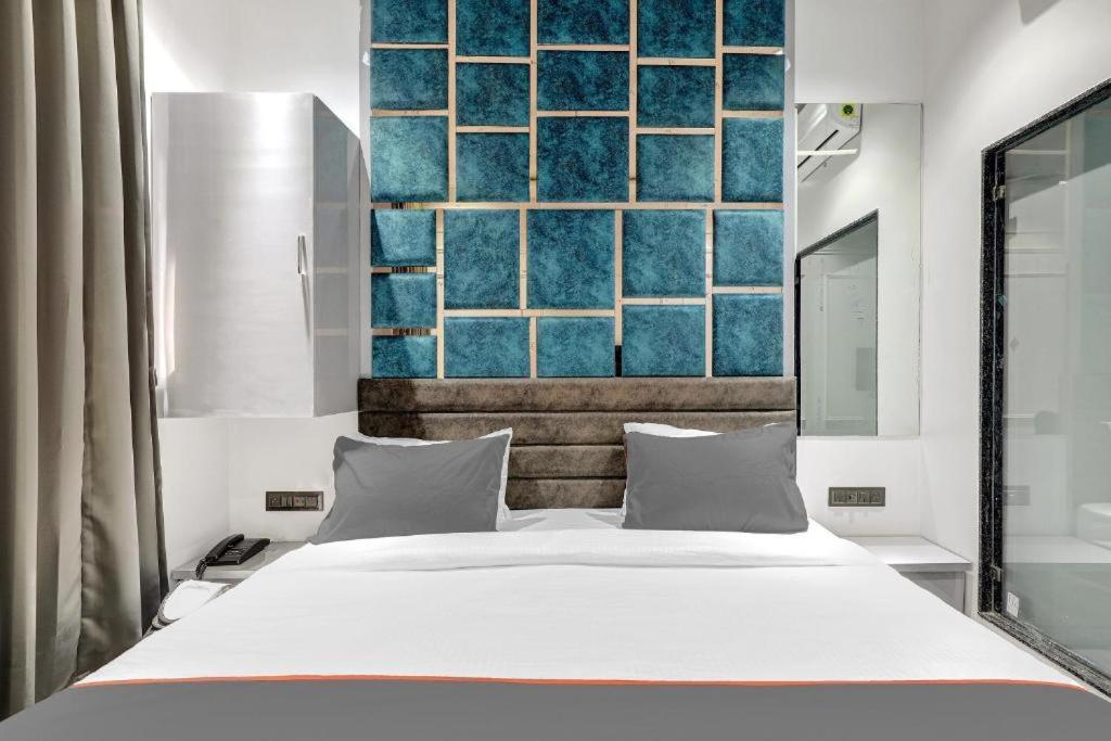 Hotel The Lowell Surat Ngoại thất bức ảnh