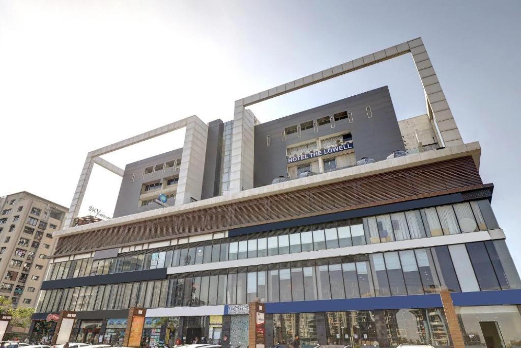 Hotel The Lowell Surat Ngoại thất bức ảnh